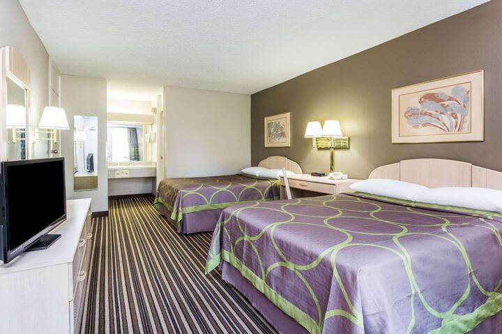 2 Double Beds (2 of 5)