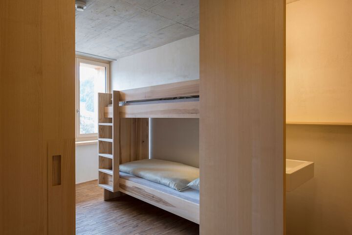 Room 8 of 38
