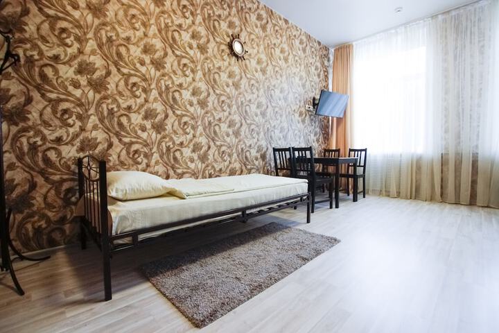 Room 2 of 6