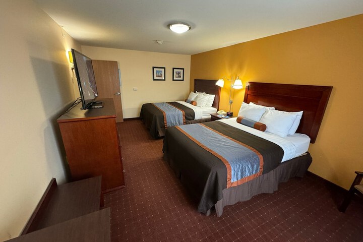 2 Queen Beds Deluxe (12 of 14)