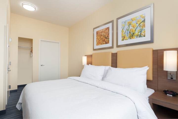 Room 4 of 13