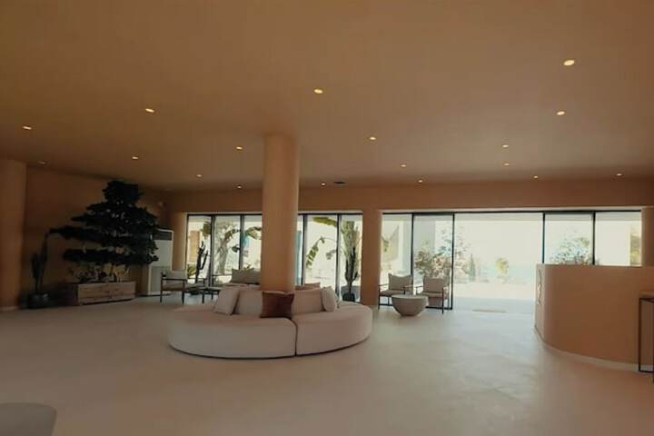 Drymades Inn Resort in Himarë