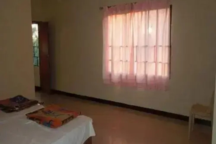 Room 6 of 10