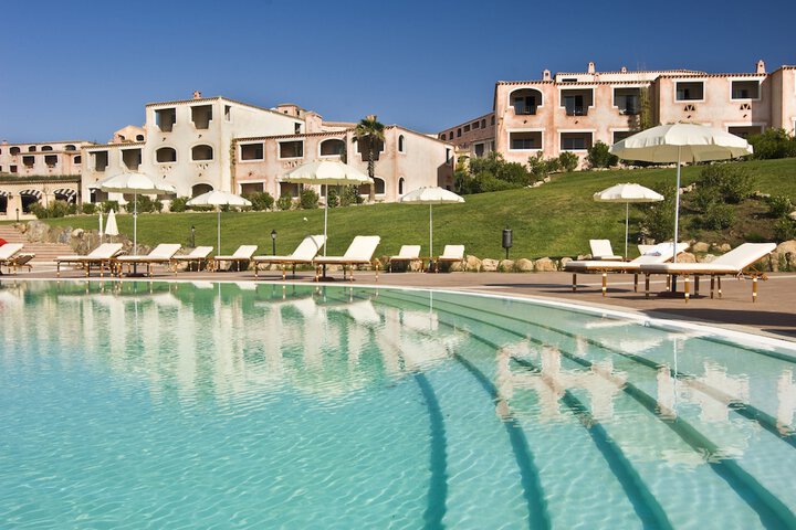 Hotel Pool