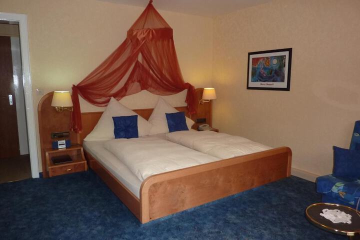 Room 15 of 49