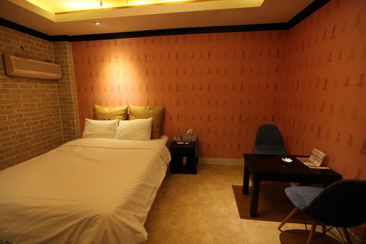 Room 29 of 52