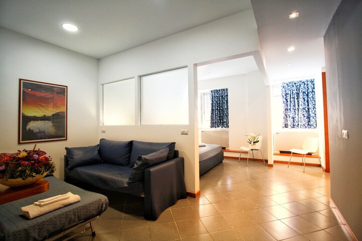 Room 9 of 28