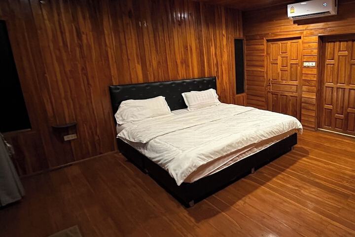 Room 8 of 65