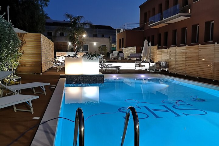 Pool 41 of 92