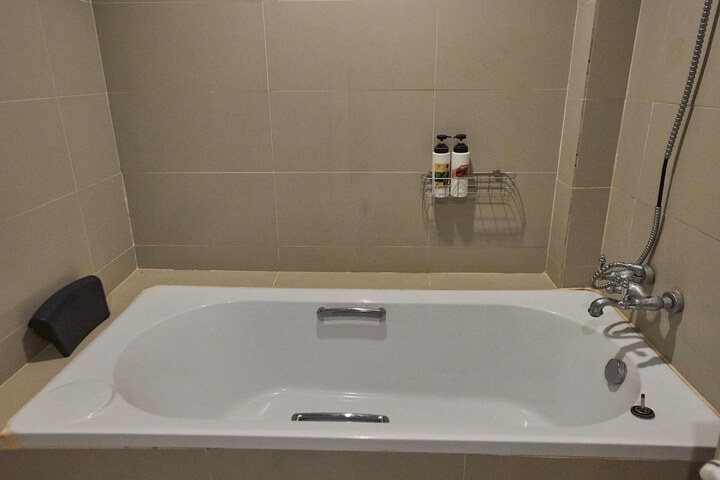 Room 15 of 94