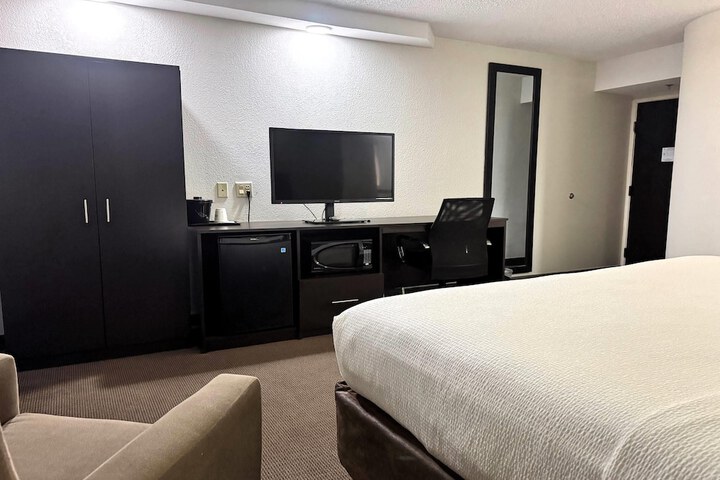 Room 50 of 95