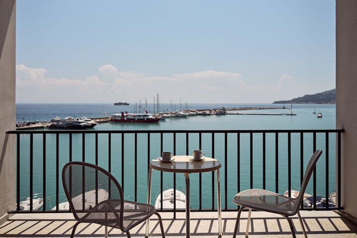 Terrace/Patio 19 of 43