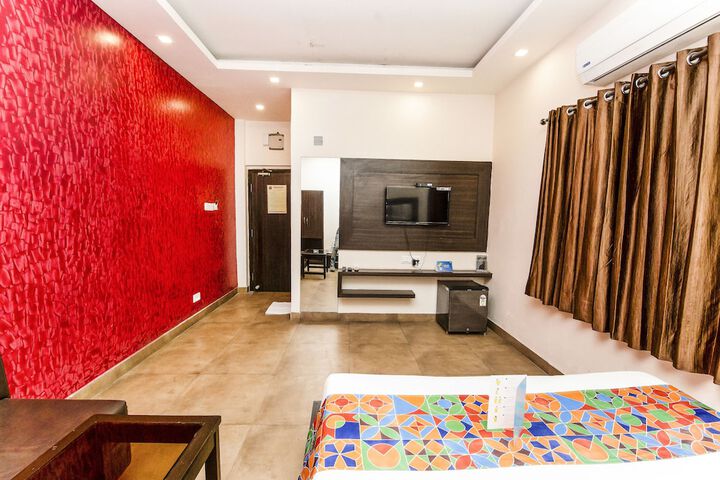 Room 7 of 25