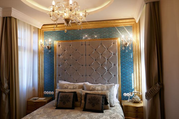 Room 13 of 94