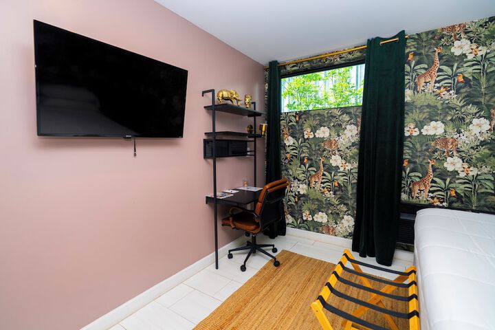 Room 73 of 111