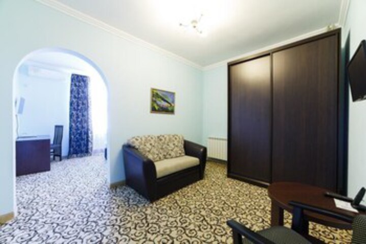 Room 34 of 48