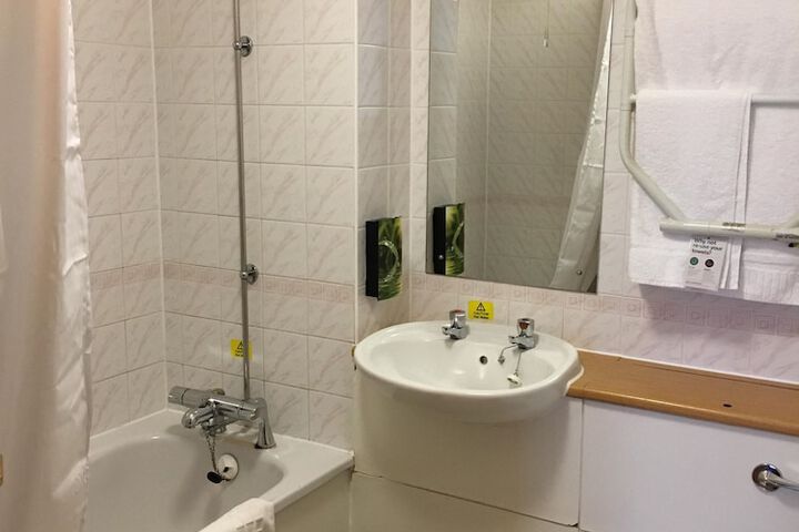 Room 9 of 24
