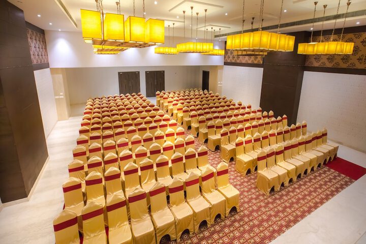 Ballroom/Hall 36 of 56