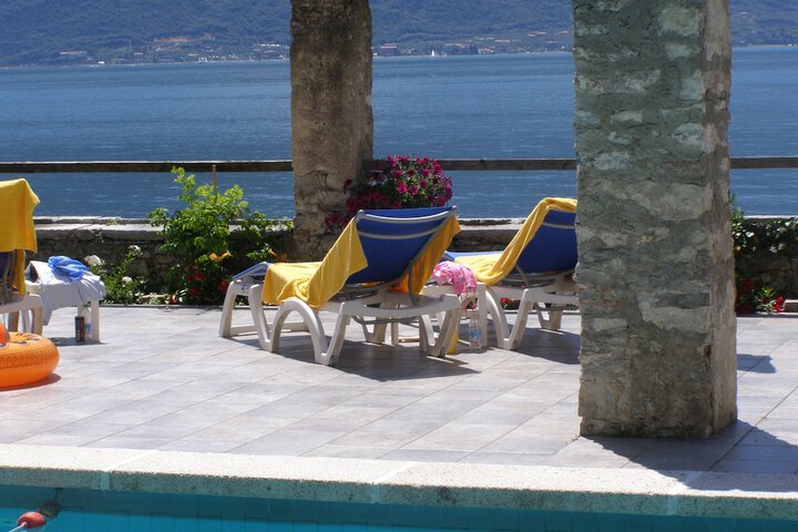 Pool 21 of 57