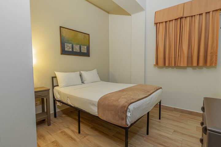 Room 2 of 37