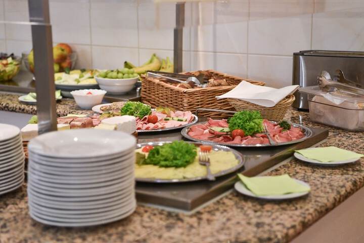 Dining 53 of 62