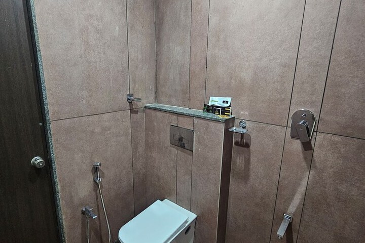 Room 16 of 30