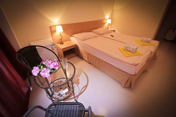 Room 9 of 49