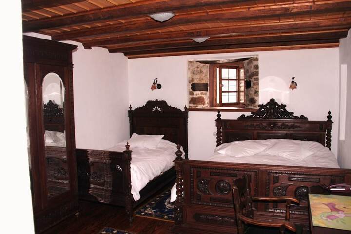 Room 12 of 42