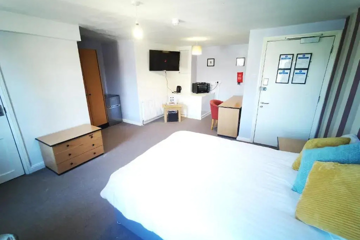 Room 6 of 21