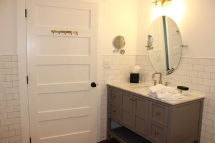 Room 3 of 16