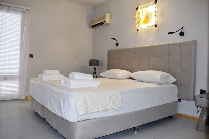 Room 40 of 261