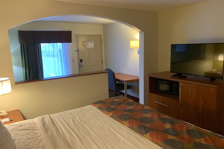 1 King Bed (7 of 11)