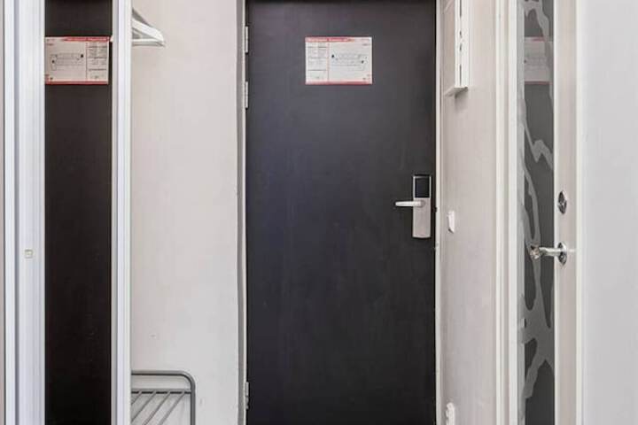 Room 145 of 865