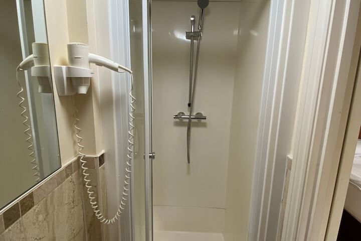 Room 42 of 55
