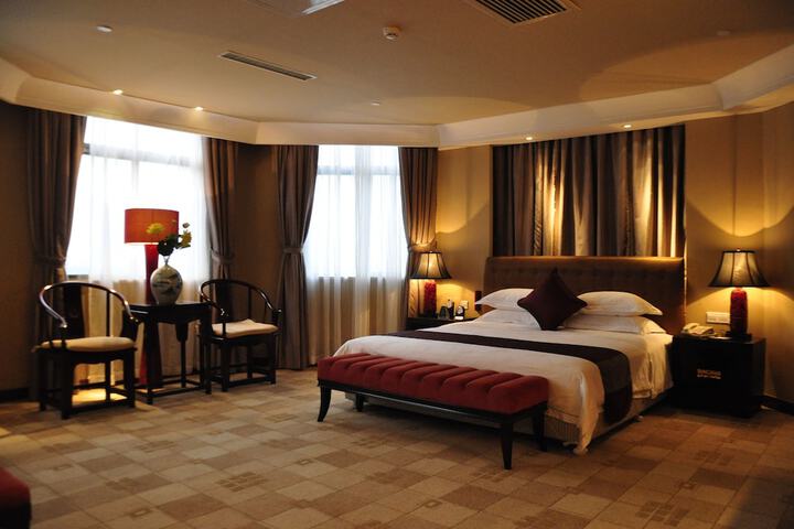 Room 5 of 25