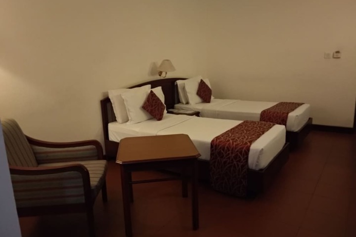 Room 5 of 37