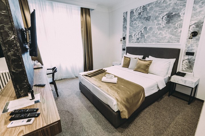 Room 19 of 39