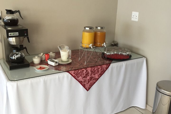 Breakfast/Coffee Service 70 of 102