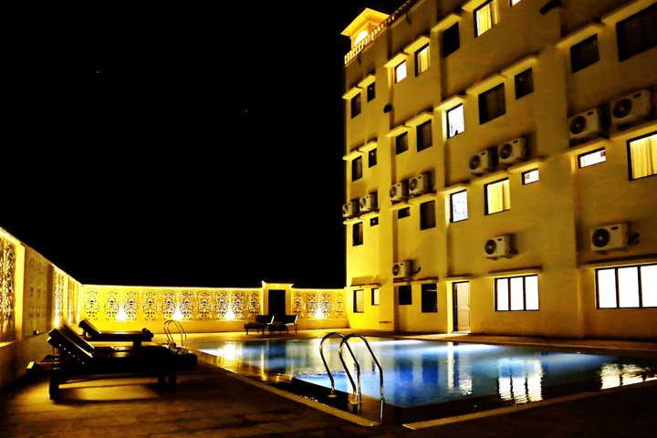 Pool 15 of 26