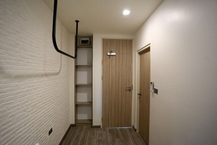 Room 8 of 112