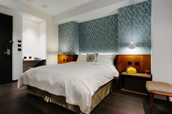 Room 10 of 68
