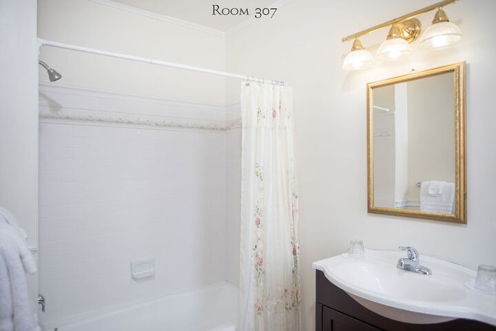 Room 153 of 170