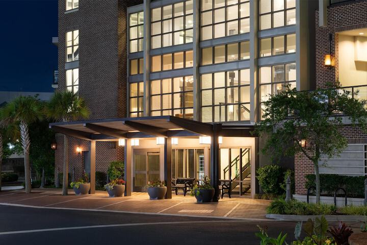 Hotel 85 of 90