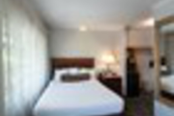 Room 47 of 549