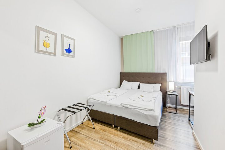 Room 12 of 45