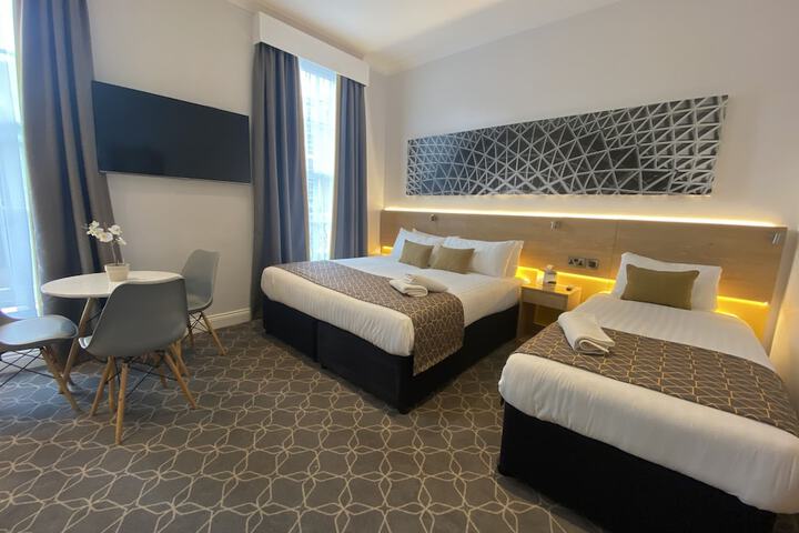 Room 10 of 20