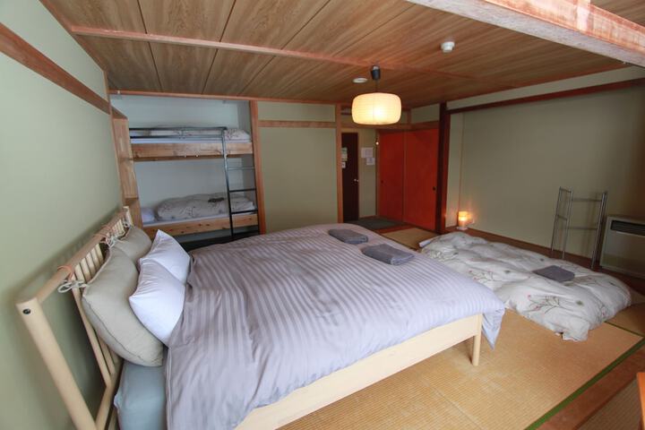 Room 17 of 57