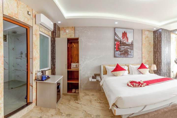 Room 12 of 26