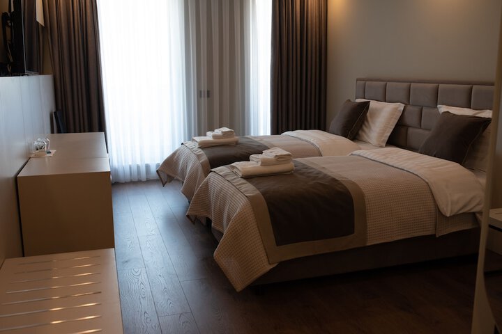 Room 16 of 65