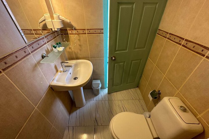 Room 65 of 102